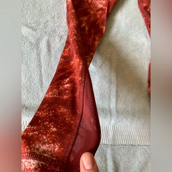 all in motion Women’s Cropped Red White Space Leggings with Pockets - Medium - Picture 4 of 9